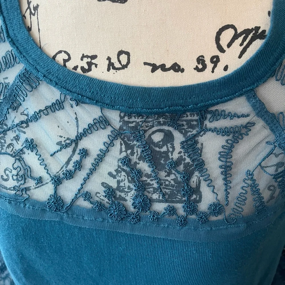 FREE PEOPLE SYDNEY EMBROIDERED LONG SLEEVE TOP OVERSIZED SMALL PETITE TO MEDIUM - Picture 3 of 4